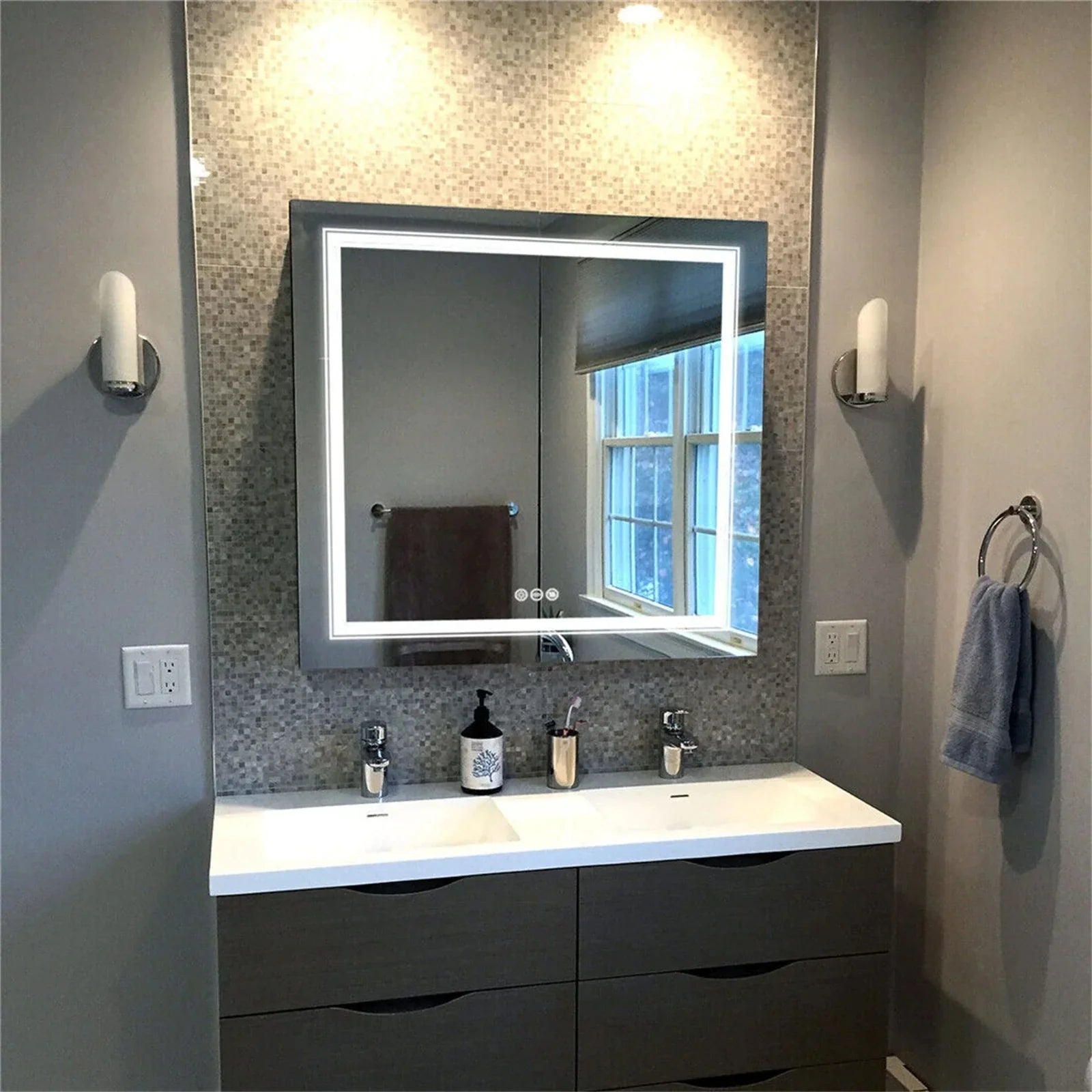 Kvadrato formos LED veidrodis