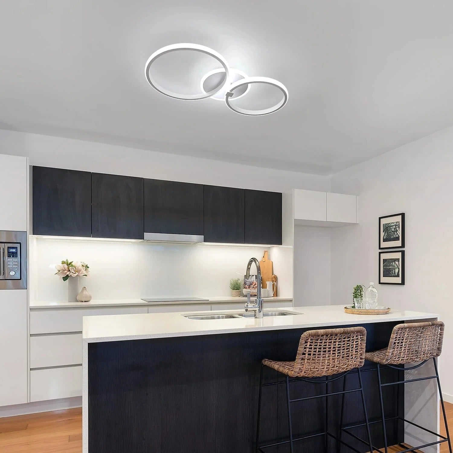 Modernus LED lubinis šviestuvas