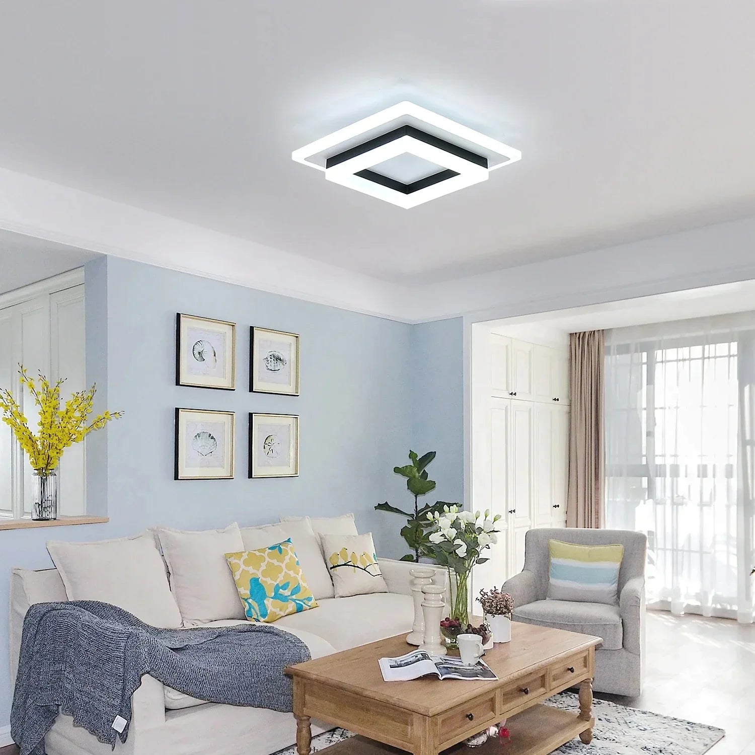 Modernus LED lubų šviestuvas