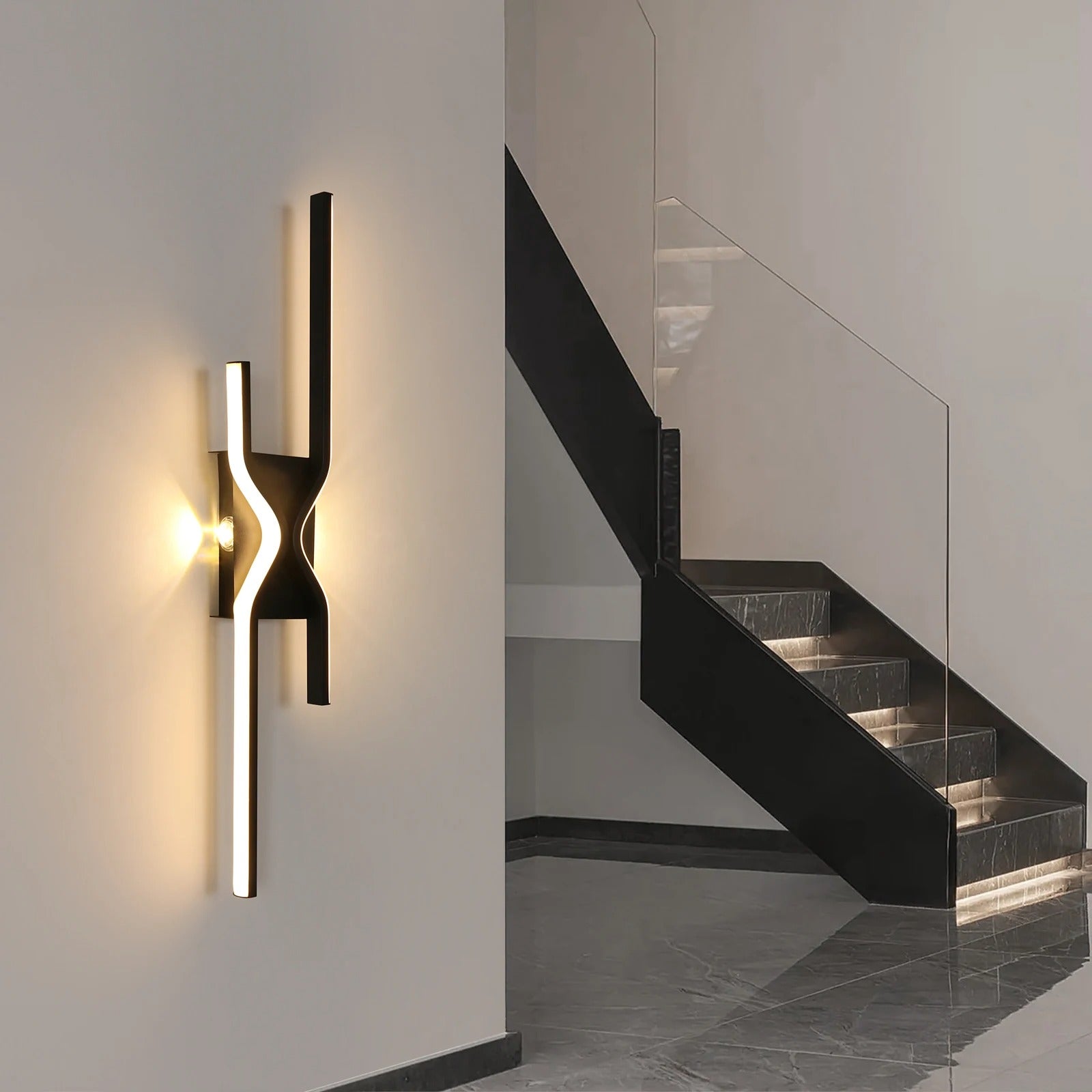 Unikalus juodos spalvos LED sieninis šviestuvas